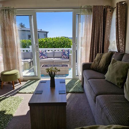 Beautiful 2 Bedroom Caravan, Holiday Park Tenby Saint Florence Εξωτερικό φωτογραφία