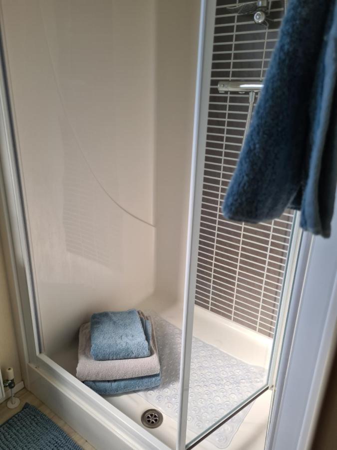 Beautiful 2 Bedroom Caravan, Holiday Park Tenby Saint Florence Εξωτερικό φωτογραφία