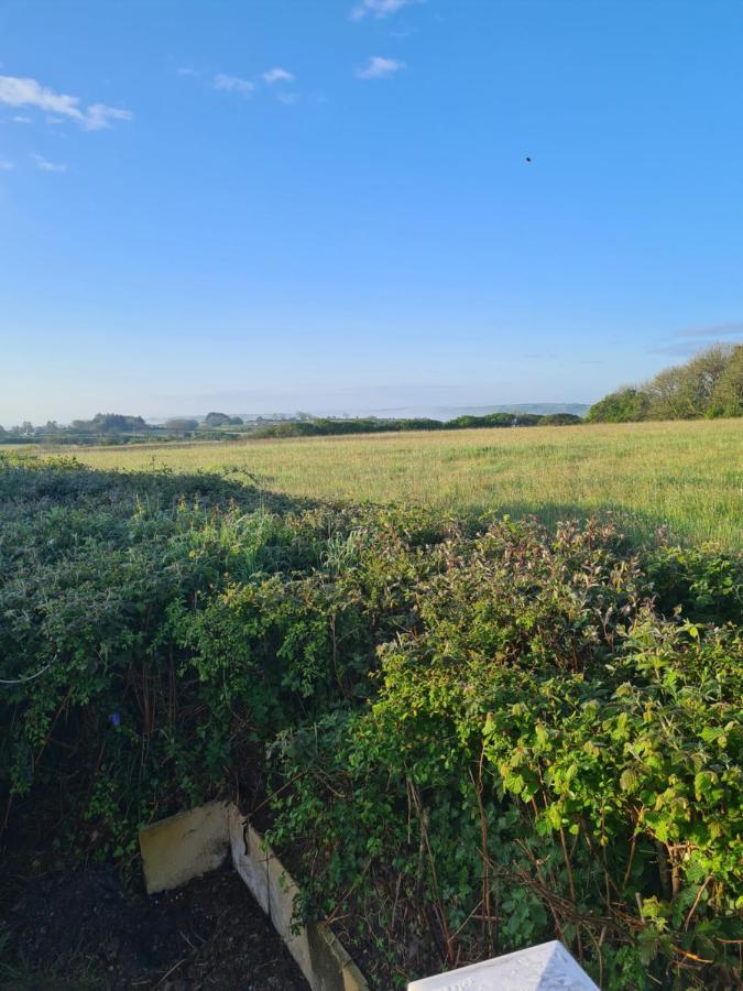 Beautiful 2 Bedroom Caravan, Holiday Park Tenby Saint Florence Εξωτερικό φωτογραφία