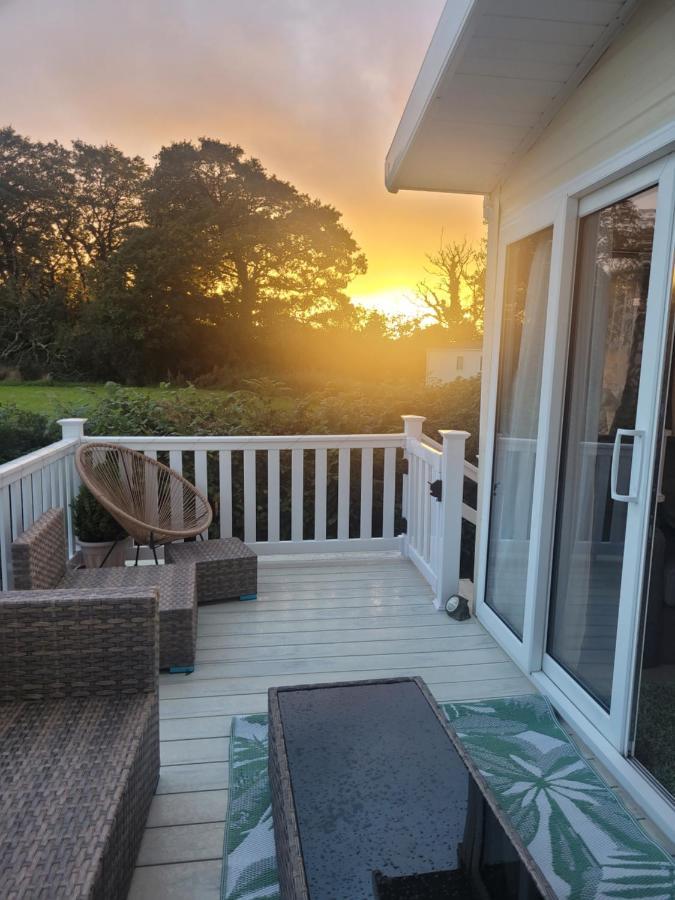Beautiful 2 Bedroom Caravan, Holiday Park Tenby Saint Florence Εξωτερικό φωτογραφία